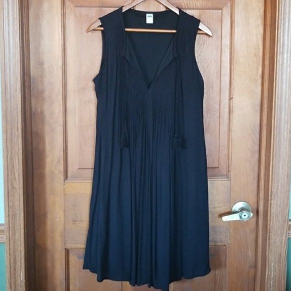 Old Navy - Sleeveless Pintuck Tie Neck Swing Dress 144650 | Small | Black - Picture 6 of 13